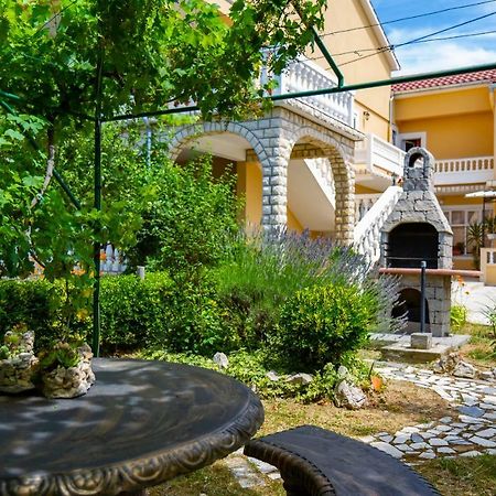 Apartman Haus Maja Banjol Esterno foto