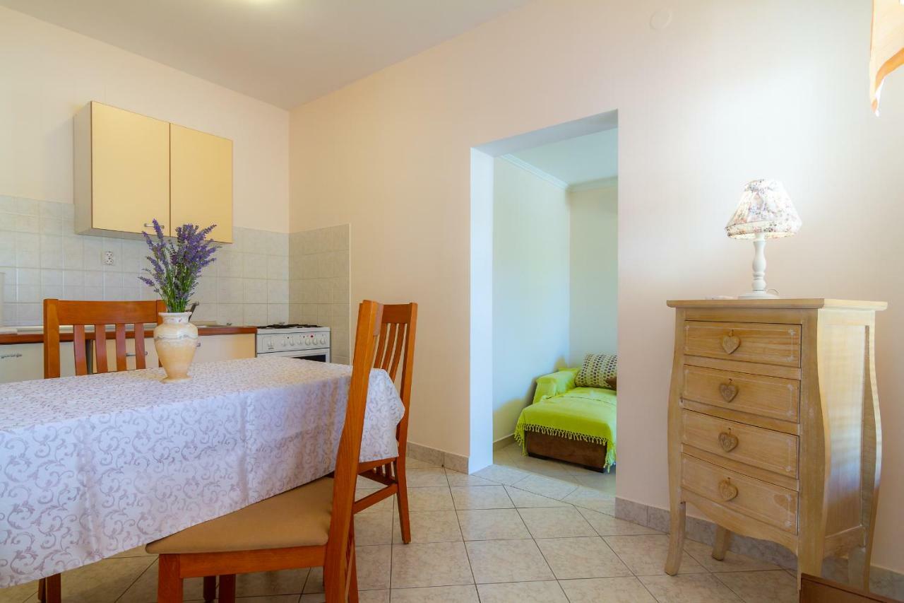 Apartman Haus Maja Banjol Esterno foto