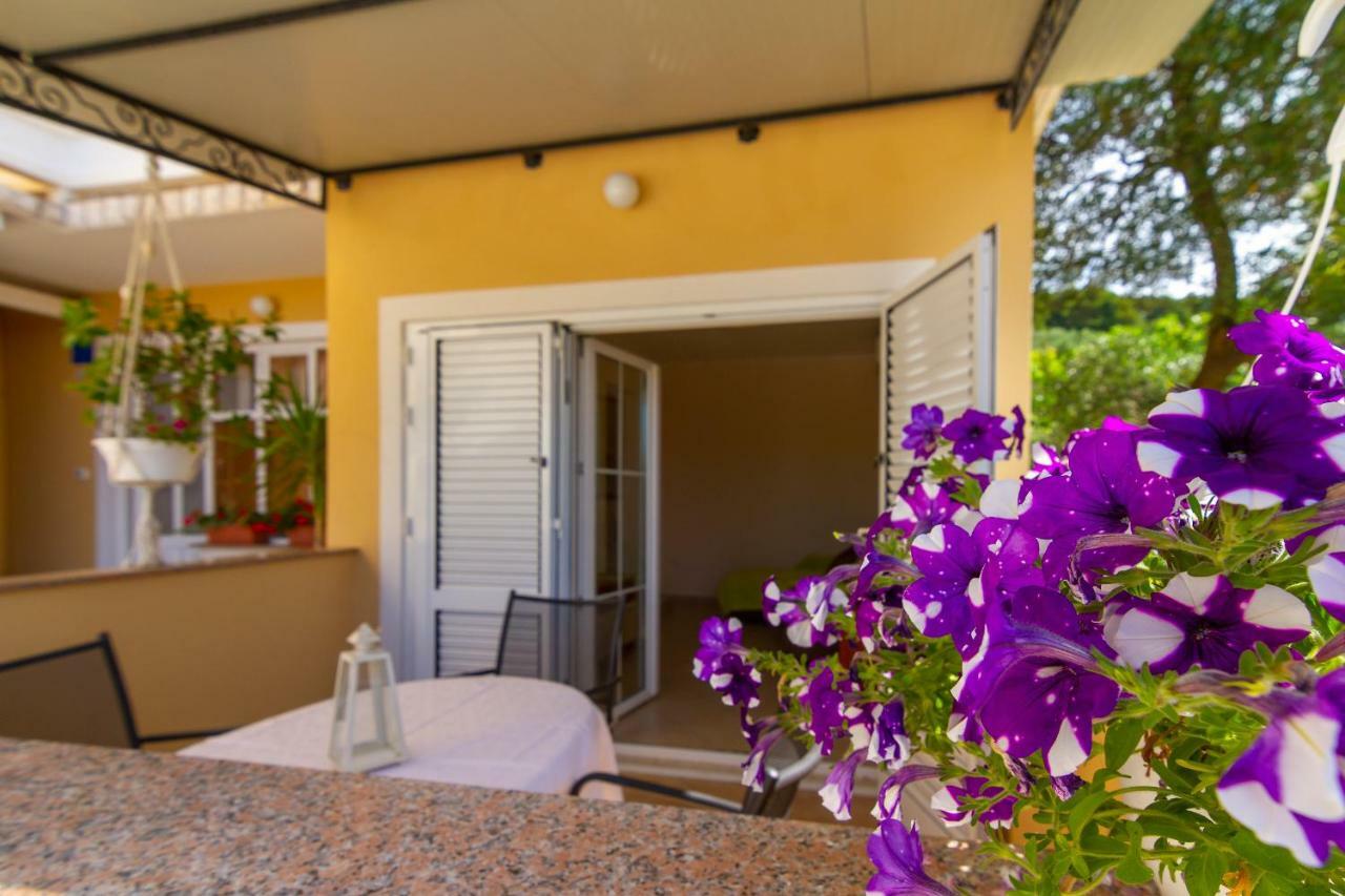 Apartman Haus Maja Banjol Esterno foto