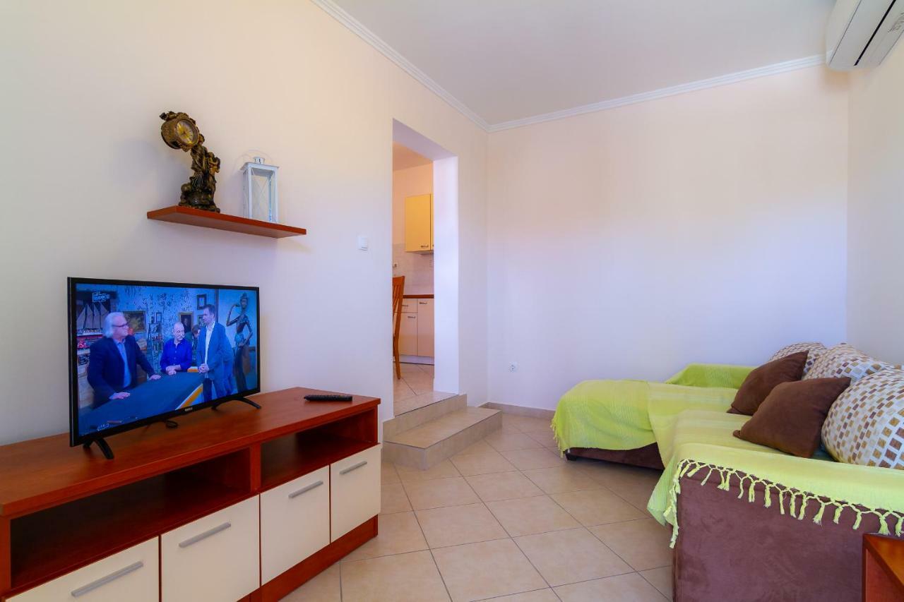 Appartamento Apartman Haus Maja Banjol Esterno foto